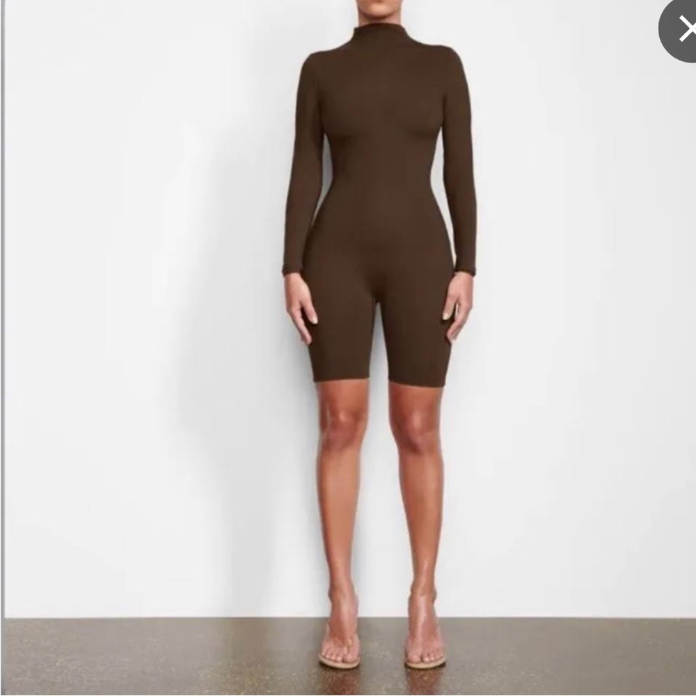 SKIMS All-In-One Long Sleeve Mid Thigh Onesie - Brown - Mockneck